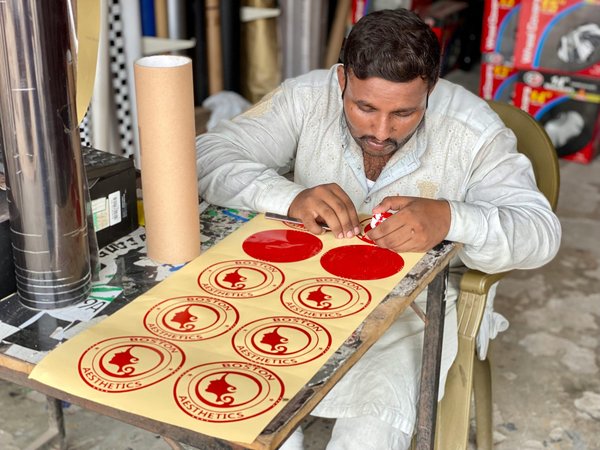 Mpa pro: maßgeschneiderte aufkleber für ihre botschaften